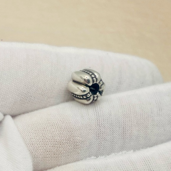 EUC Pandora 790446 Sterling Silver Crazy Clip - RETIRED - Picture 3 of 9